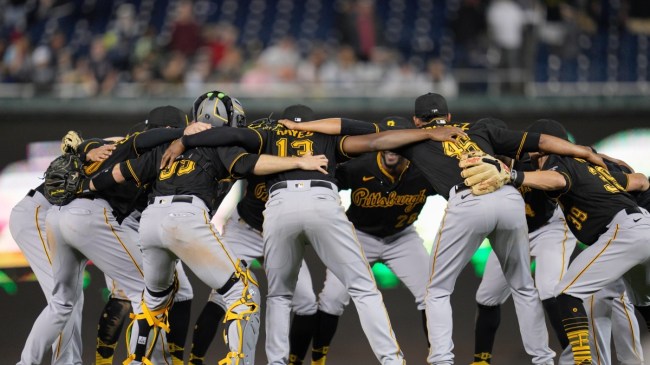 Pittsburgh Pirates players huddle