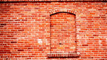 Thousands Of People Are Just Learning Why Some Buildings Have Bricks Covering The Windows