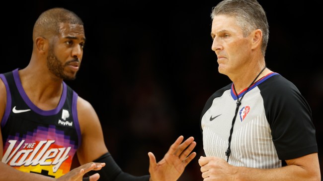 Chris Paul pleads his case to referee Scott Foster during a Suns game.