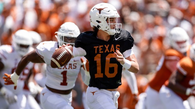 Arch Manning throws a pass in the Texas spring game.