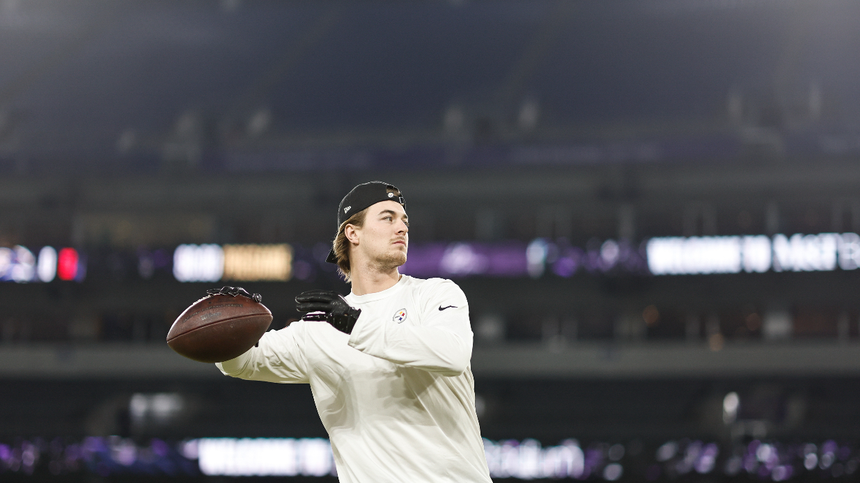 Kenny Pickett Goes Viral At Luke Combs Concert