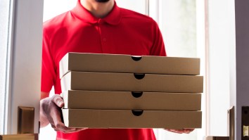 Pizza Delivery Guy Casually Ends Police Chase While Dropping Off An Order