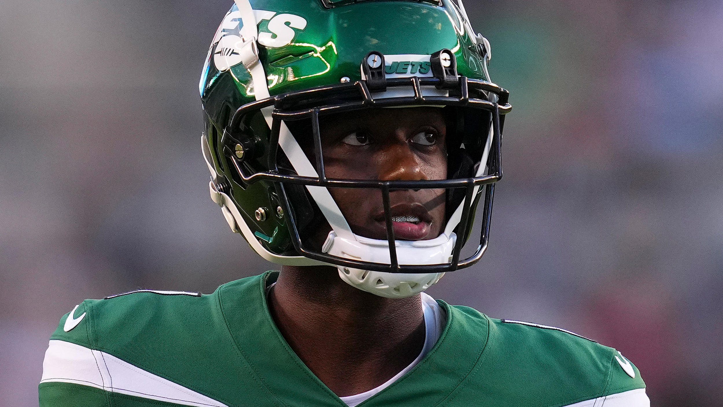 'Sports Illustrated' Revolts NFL Fans With Sauce Gardner Cover