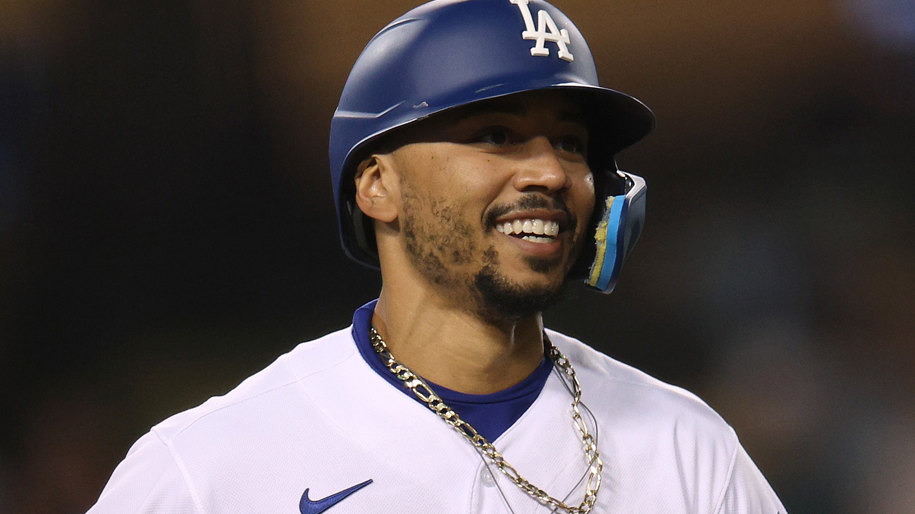 Dodgers' Mookie Betts Rents Airbnb to Avoid 'Haunted' Milwaukee
