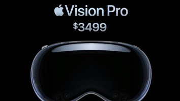 Apple’s Insanely Priced $3500 VR Headset, Gets Mocked And Becomes A Meme