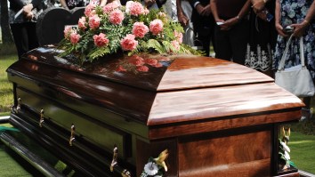 Guy Goes Viral After Faking His Own Death And Showing Up At His Own Funeral To Teach His Family A Lesson