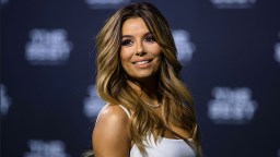 Eva Longoria Stuns While Throwing Out First Pitch At Rangers Game, Leads To Tony Parker Getting Roasted By Fans