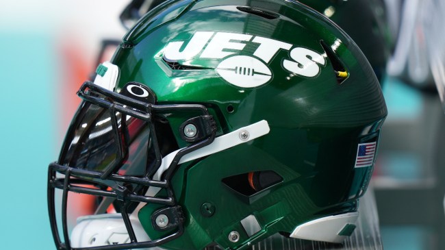 A New York Jets helmet on the sidelines.