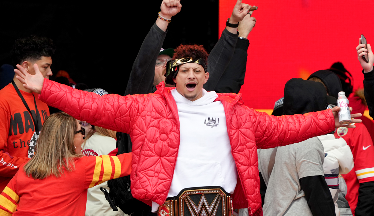 WATCH: New Patrick Mahomes-Coors Light Ad Breaks Internet