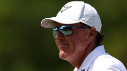 Phil Mickelson Updates Fans On Past Gambling Issues In Heated Twitter Exchange