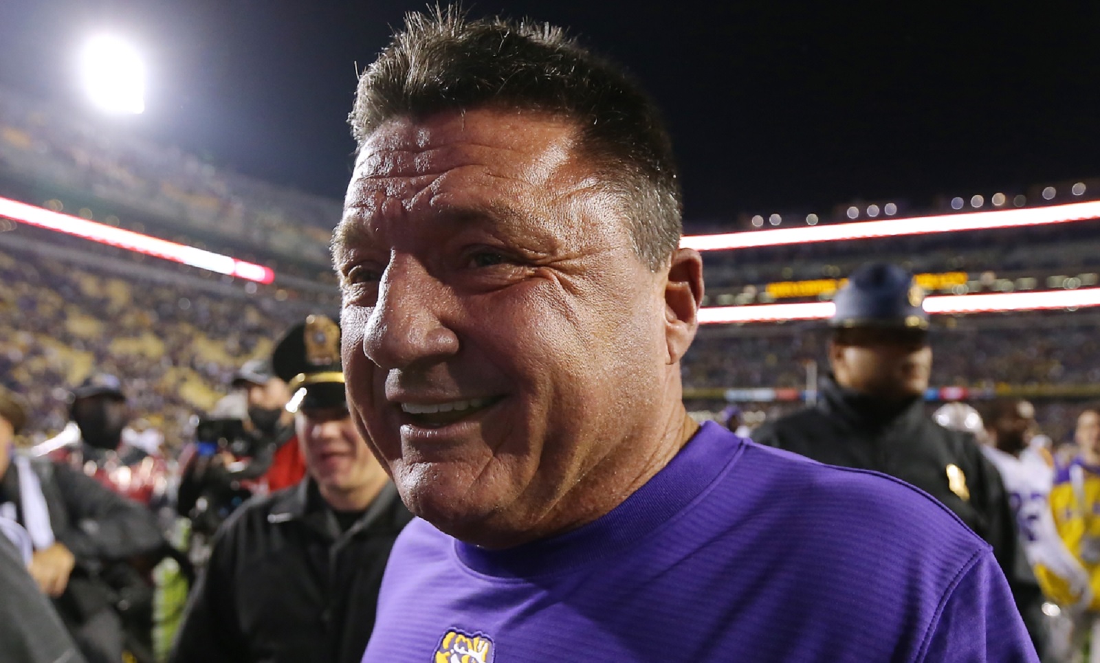 Shirtless Ed Orgeron 'Rizzed Up' Some Ladies At The Beach In Viral ...