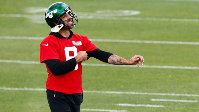 aaron rodgers practicing with the jets