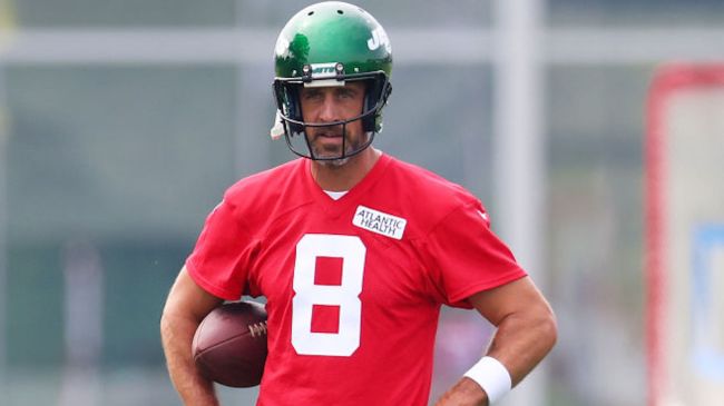 aaron rodgers practicing with the new york jets