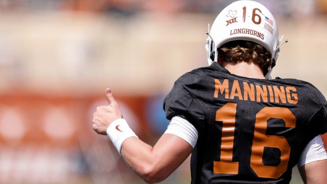 Arch Manning takes the field for the Texas spring game.