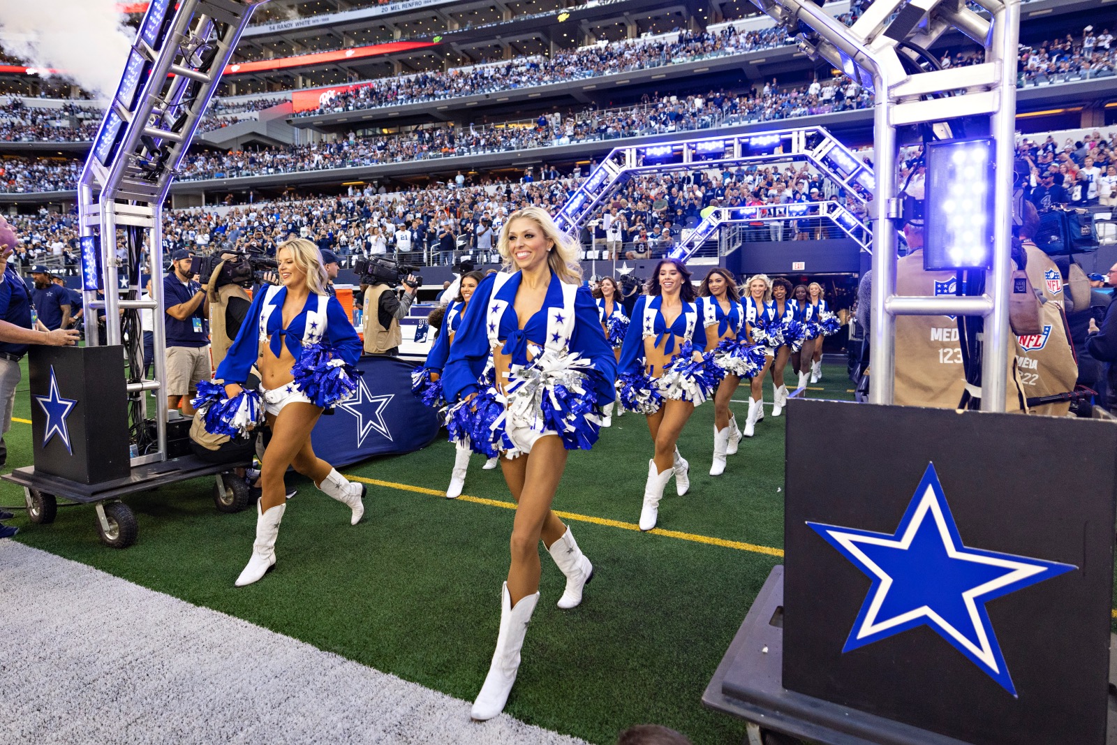 Dallas cowboy cheerleader