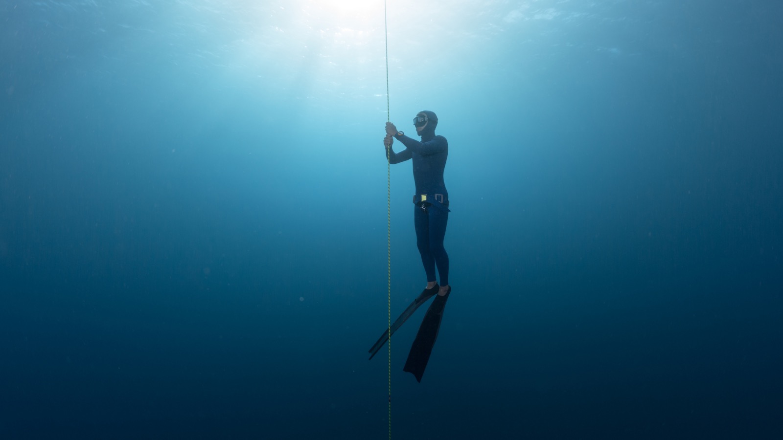 freediving diver in the open ocean