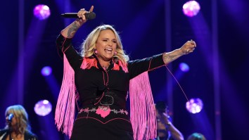 Miranda Lambert Confuses Everyone After Calling Fans Out For Taking Selfies