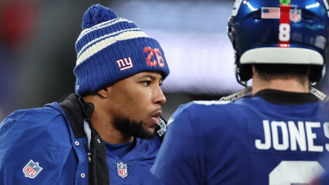 Saquon Barkley on the sidelines for the Giants.
