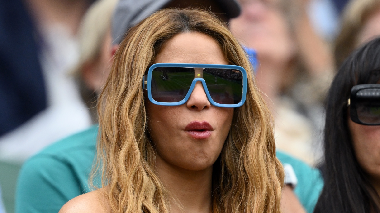 Shakira wearing sunglasses