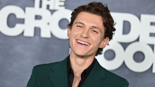 tom holland at the premiere of the crowded room