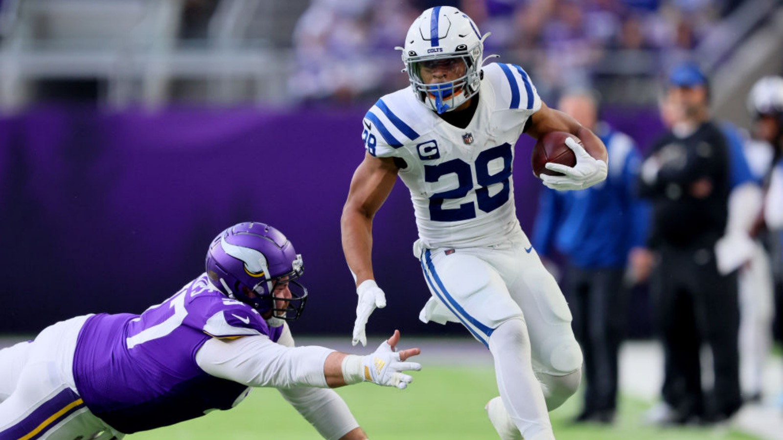 Colts set trade deadline for Jonathan Taylor as star running back wants out  of Indy: report