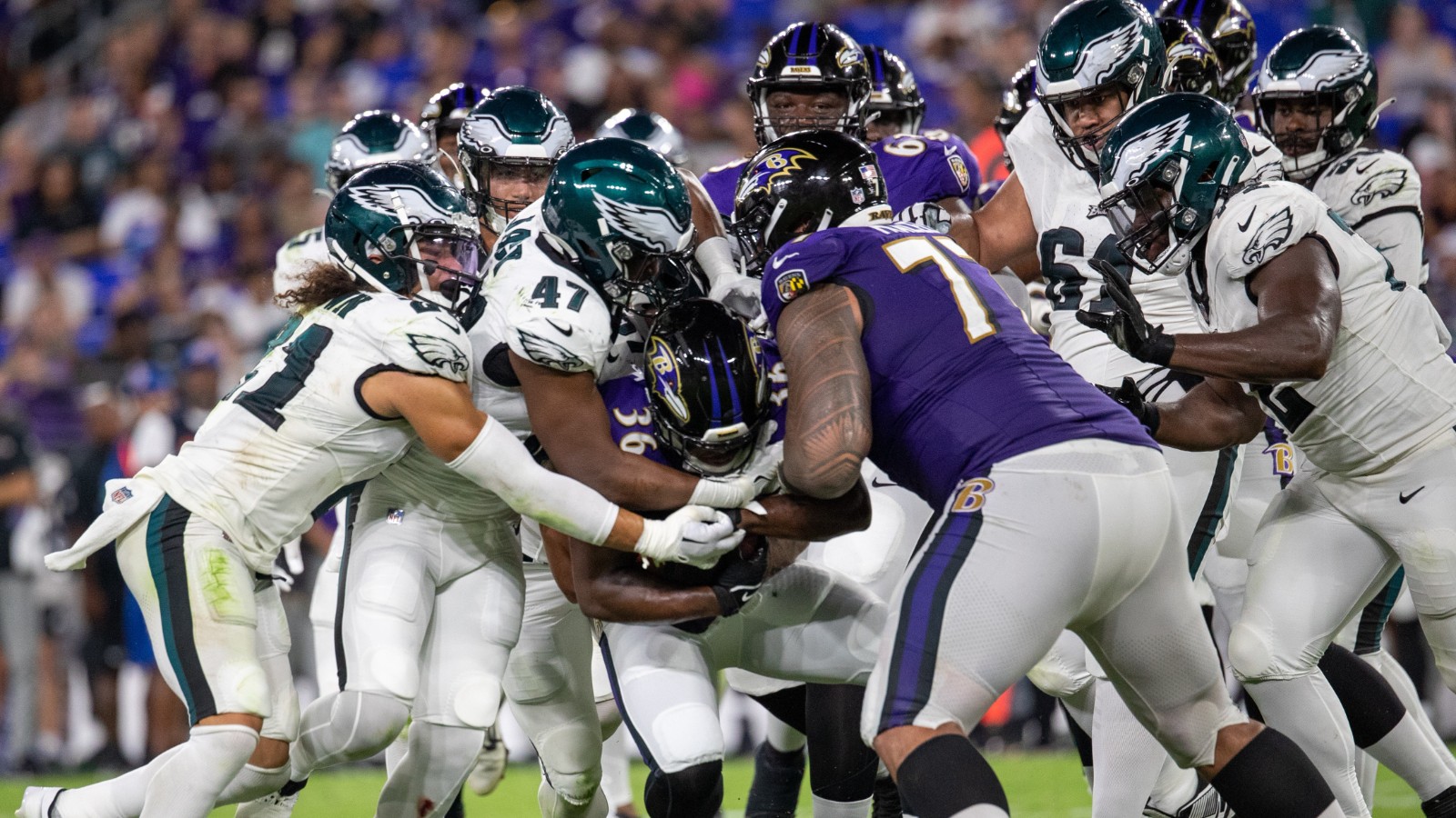 Philadelphia Eagles linebacker Shaun Bradley during the game between  News Photo - Getty Images