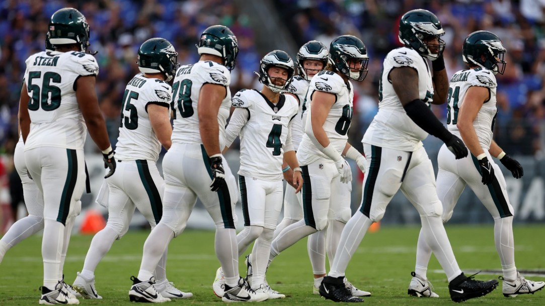 Philadelphia Eagles players carted off after suffering neck