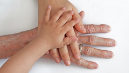 Aging Expert Thinks Humans Will Eventually Be Able To Live for 20,000 Years