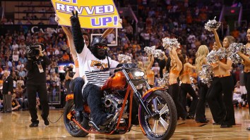 Phoenix Suns To Retire Jerseys Of Two Team Legends