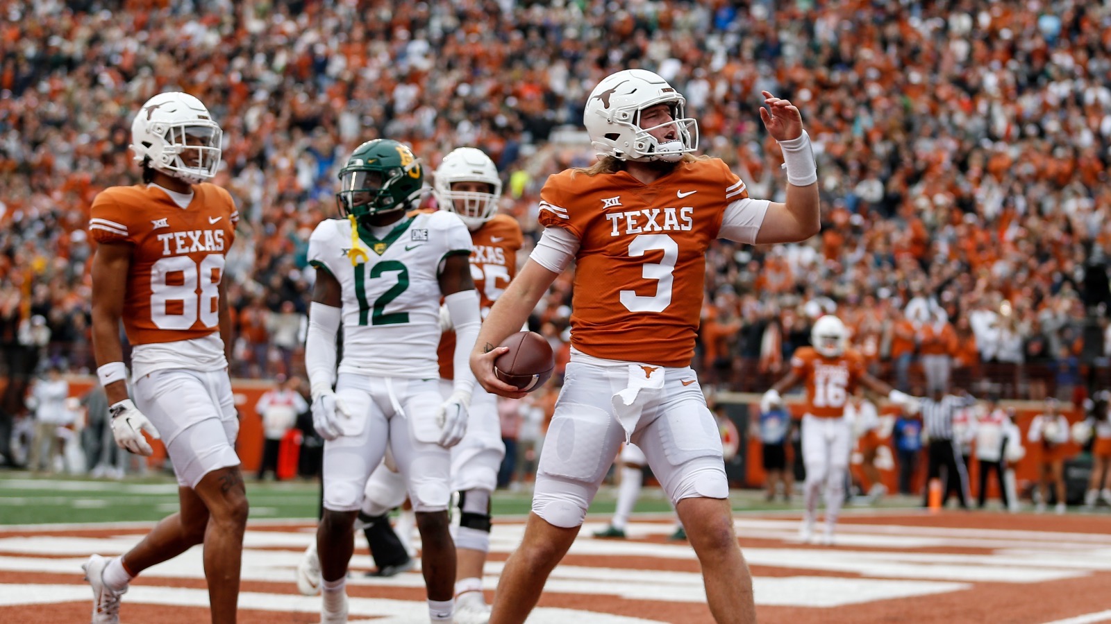 Texas Longhorns Football Team: Does Texas have one of the best Offensive  Lines in College Football?