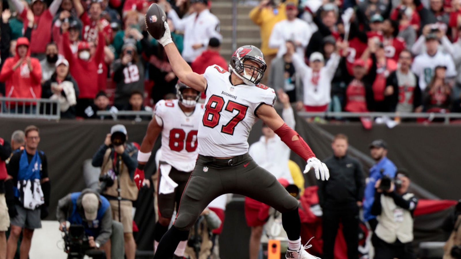 Bills reportedly want Rob Gronkowski to end his career back home in Buffalo