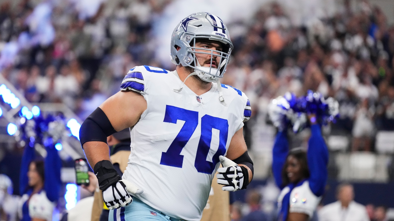 Dallas Cowboys, Zack Martin reach reworked contract, report says