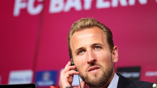 harry kane at his first bayern press conference