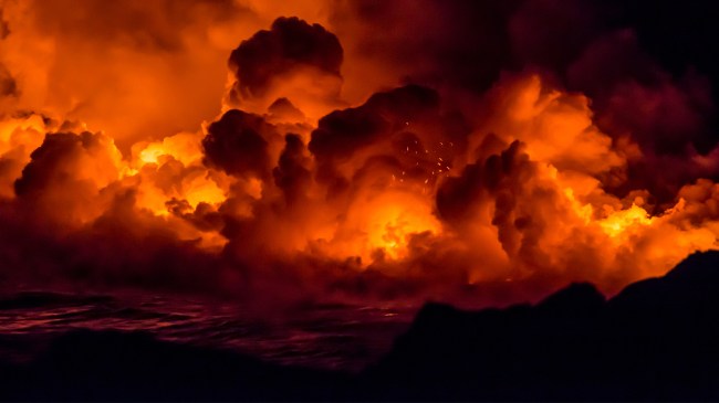 smoke and fire from volcano in Hawaii 