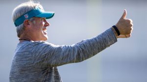jaguars coach doug pederson giving a thumbs up