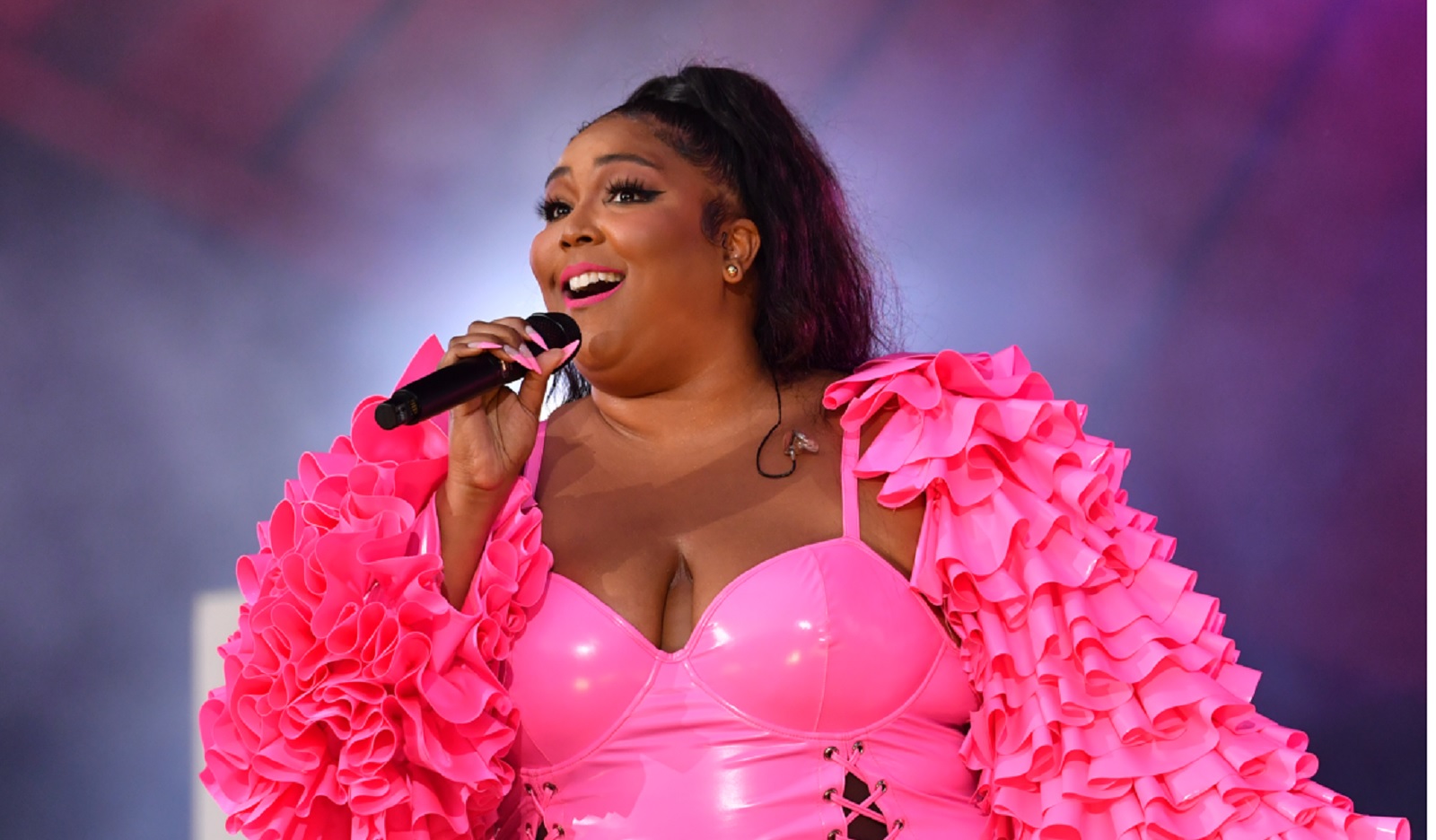 Lizzo Removed From Super Bowl Halftime Show Consideration Amid Abuse  Allegations From Dancers According To Report - BroBible