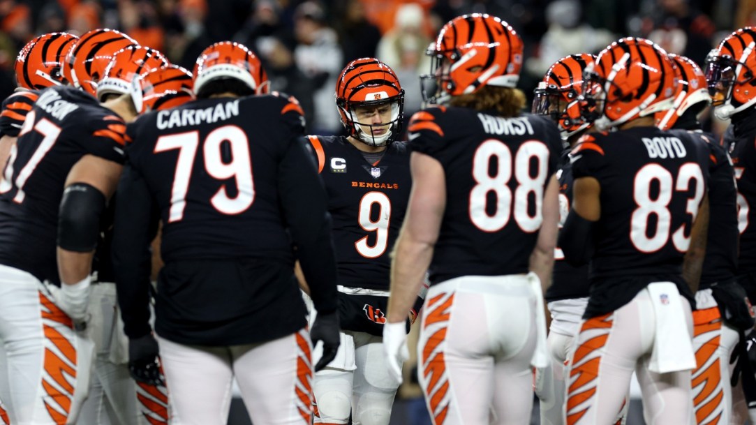 Cincinnati Bengals cut offensive tackle La'el Collins