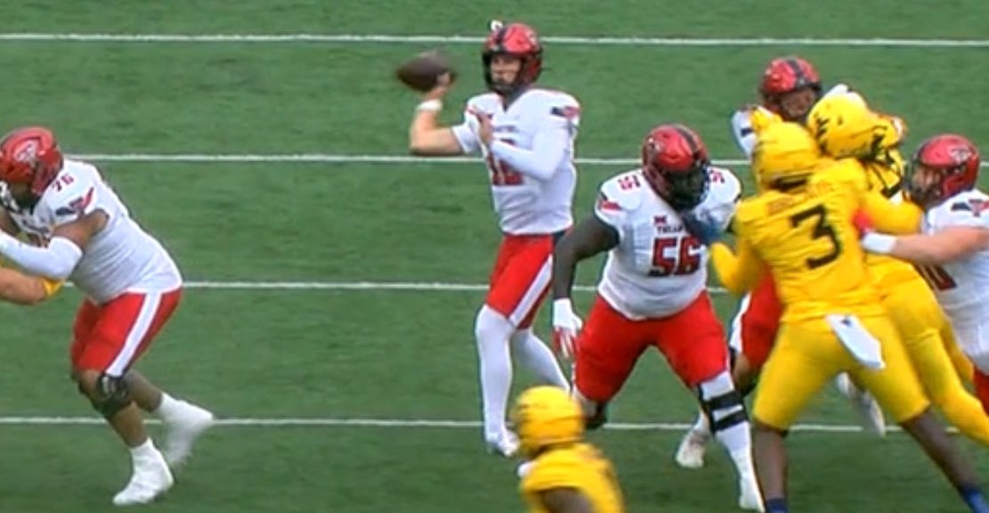 College Football's Toughest QB Throws Pass With Very Broken Leg