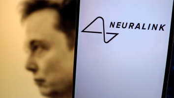 Musk’s Neuralink Begins Search For Human Test Subjects; Medical Experts Issue Warnings