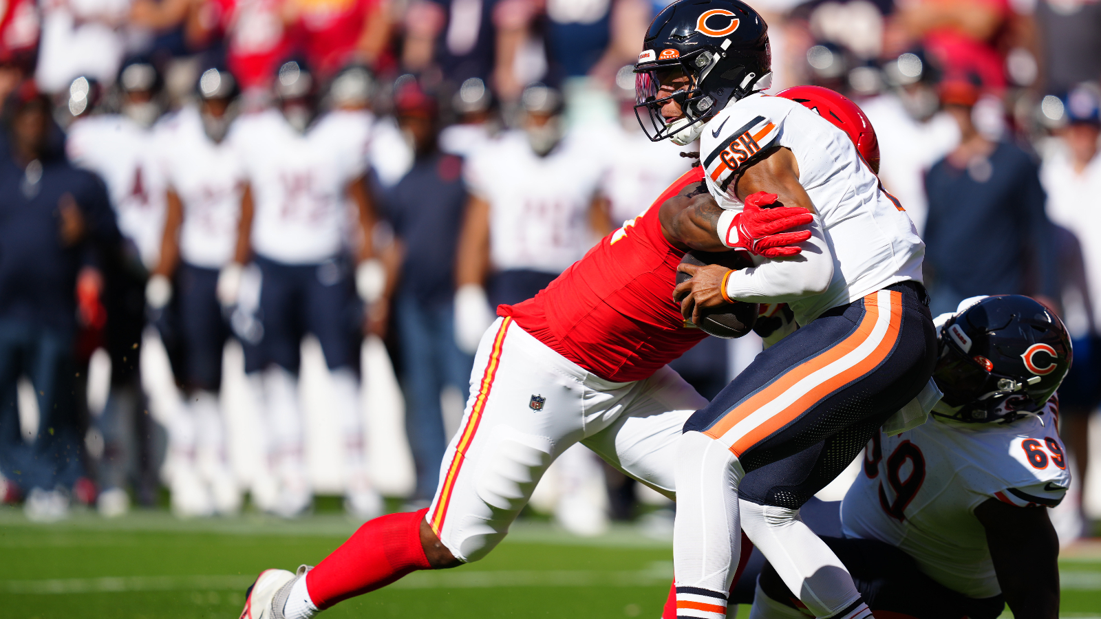 Justin Fields' designed runs brought 'whole different element' to Bears  offense in blowout over Patriots