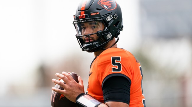 DJ Uiagalelei warms up before his debut at Oregon State.