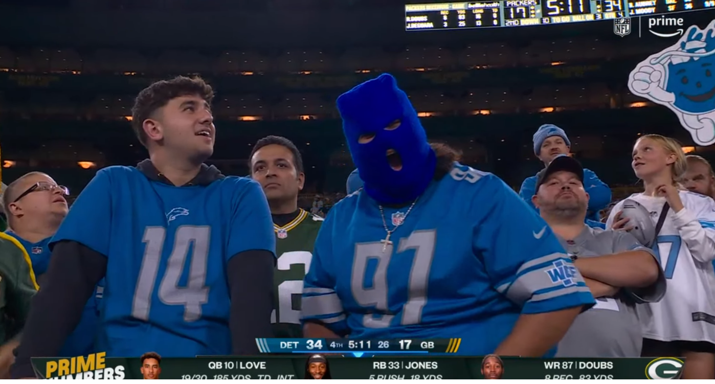 Lions Fans Take Over Lambeau Field, Loudly Chant 'Let's Go Lions' In Green  Bay - BroBible