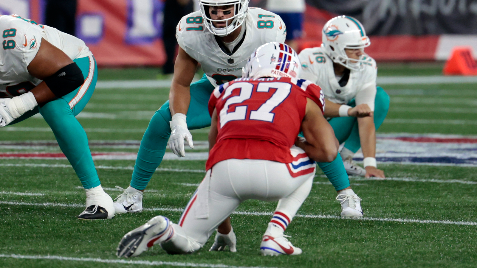 Brenden Schooler blocks Dolphins field goal