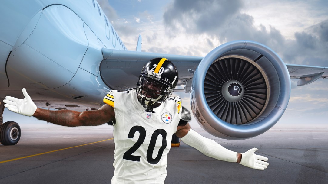 Pittsburgh Steelers Plane Emergency Landing Engine Failure