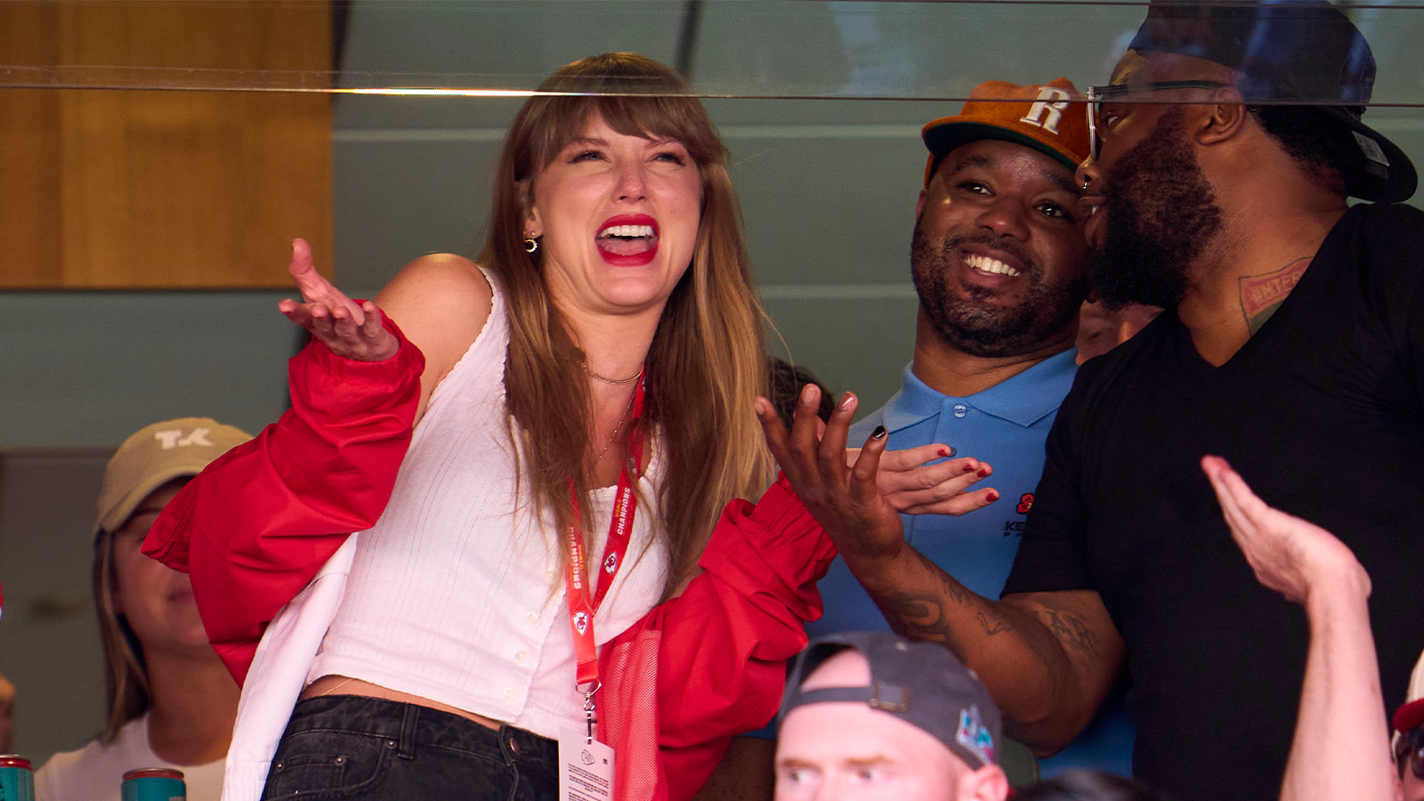 Taylor Swift Fans Struggle To Understand Football For Travis Kelce