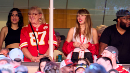 Taylor Swift Seen Cleaning Up Trash In Suite After Chiefs-Bears Game