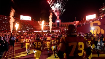 Incredible 4K POV Video Shows What It’s Like To Run Out Of Tunnel As Football Player At USC