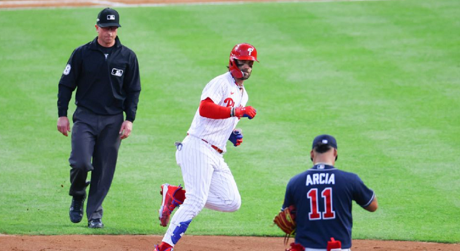 Bryce Harper Gets Revenge On Braves Orlando Arcia For Mocking Him After Game 2 Loss With