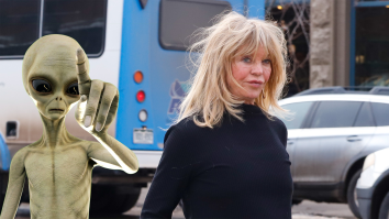 Actress Goldie Hawn Claims Three Aliens Paralyzed And Touched Her In The 1970s