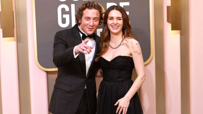 jeremy allen white and his wife addisin timlin